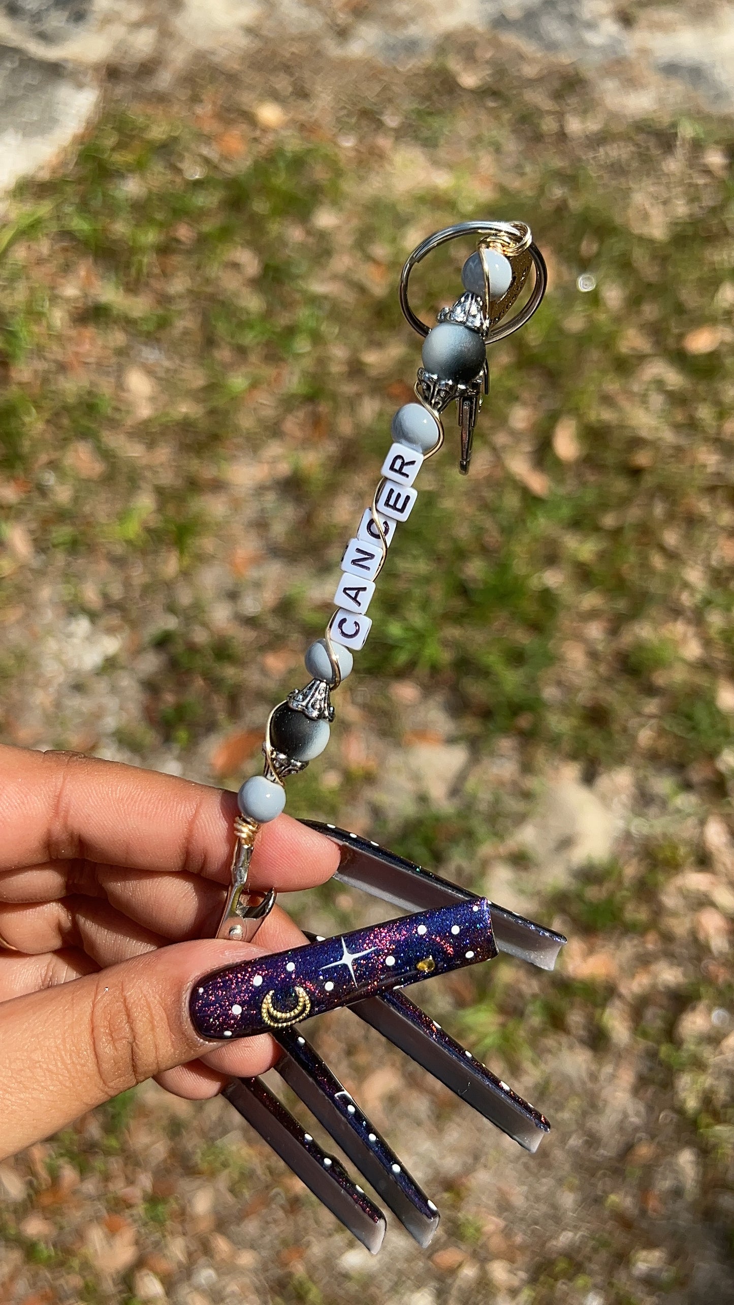 ZODIAC SIGN ROACHCLIP