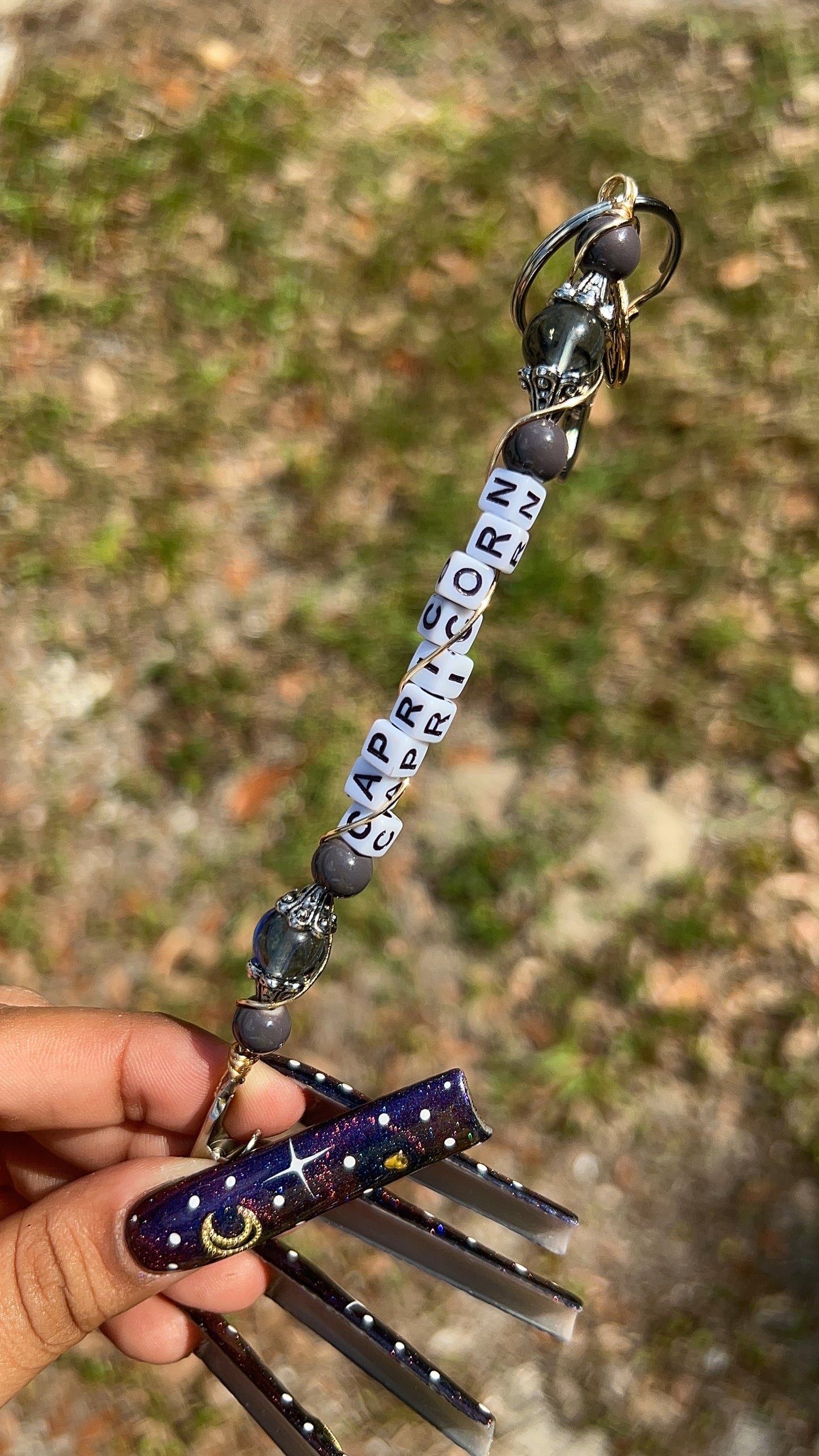ZODIAC SIGN ROACHCLIP