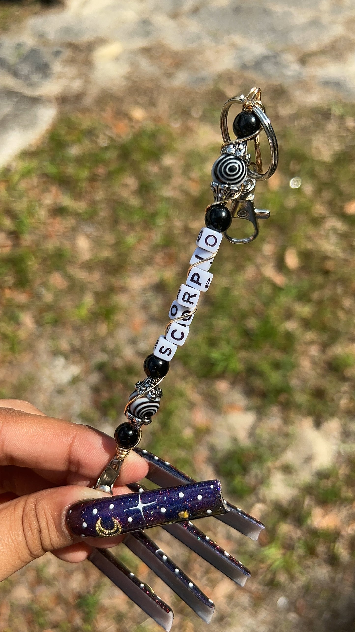 ZODIAC SIGN ROACHCLIP
