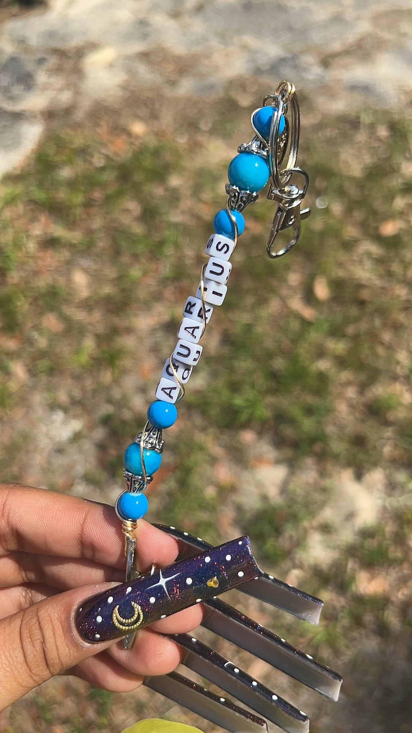 ZODIAC SIGN ROACHCLIP