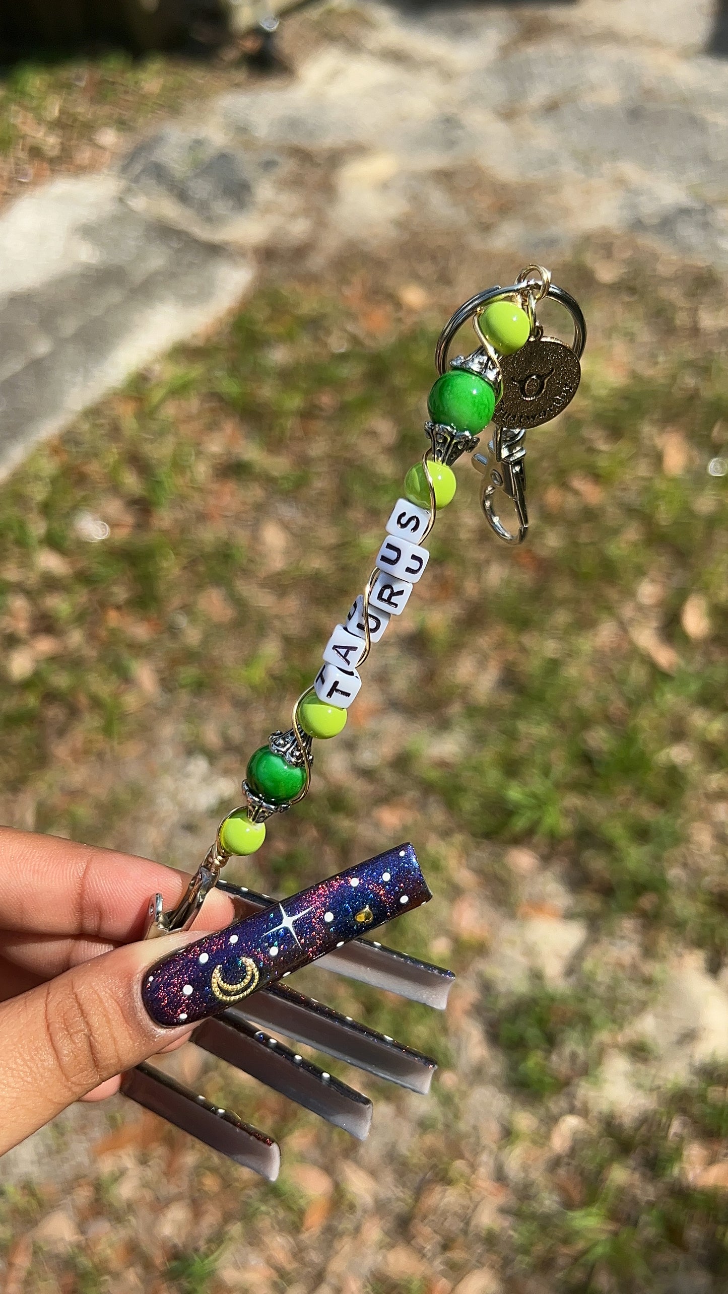 ZODIAC SIGN ROACHCLIP