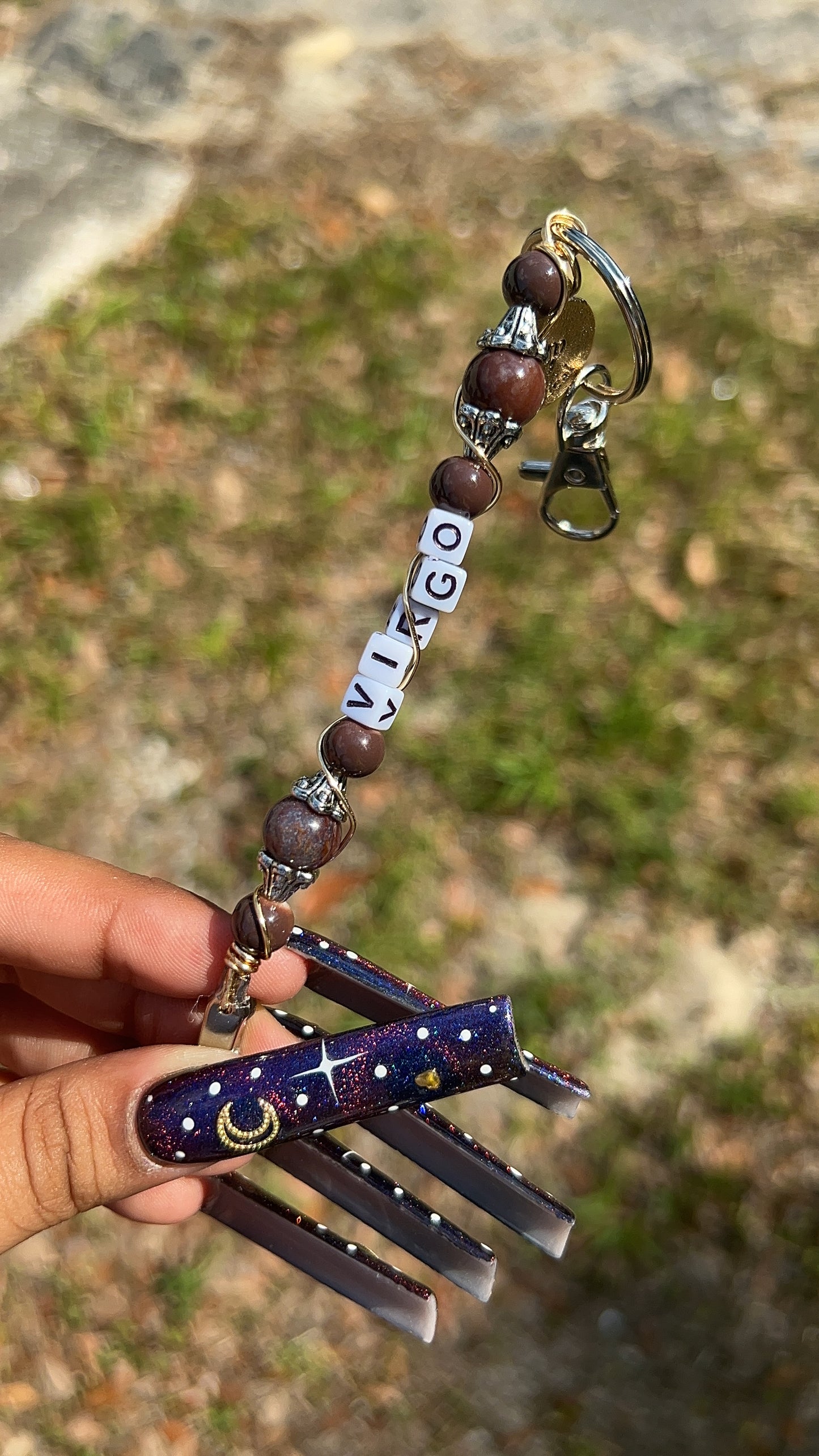 ZODIAC SIGN ROACHCLIP